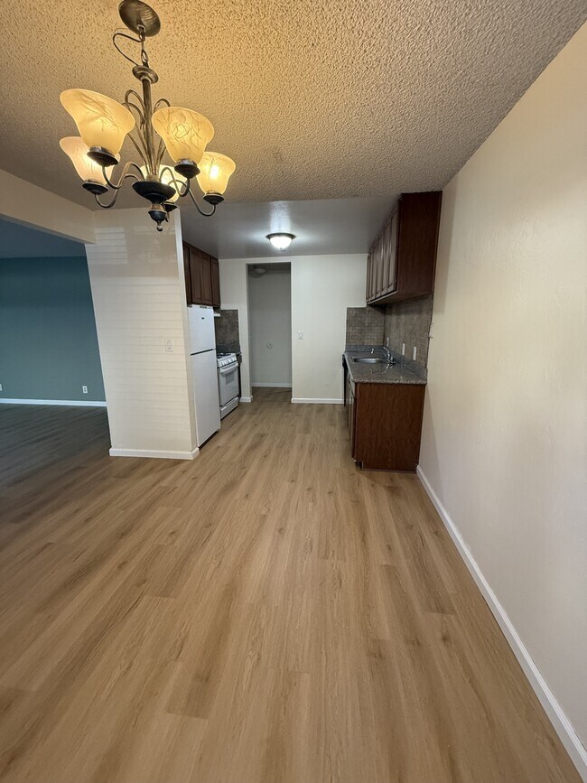 Building Photo - 975 Murrieta Blvd