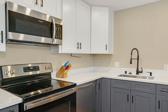 Building Photo - 3050 Rue D’Orleans