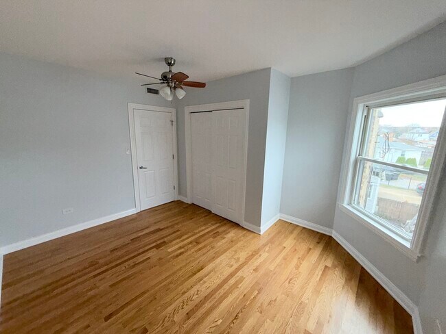 Building Photo - 4204 N Melvina Ave