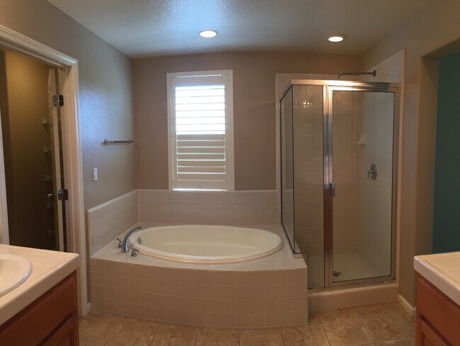 Building Photo - 4057 Crandall Cir