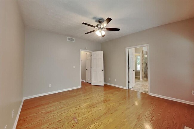 Building Photo - 145 Riversong Dr