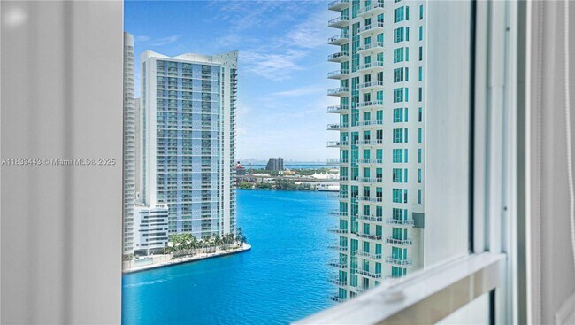 Building Photo - 801 Brickell Key Blvd