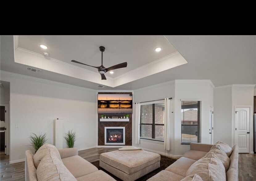 Building Photo - 8401 Preserve Trl