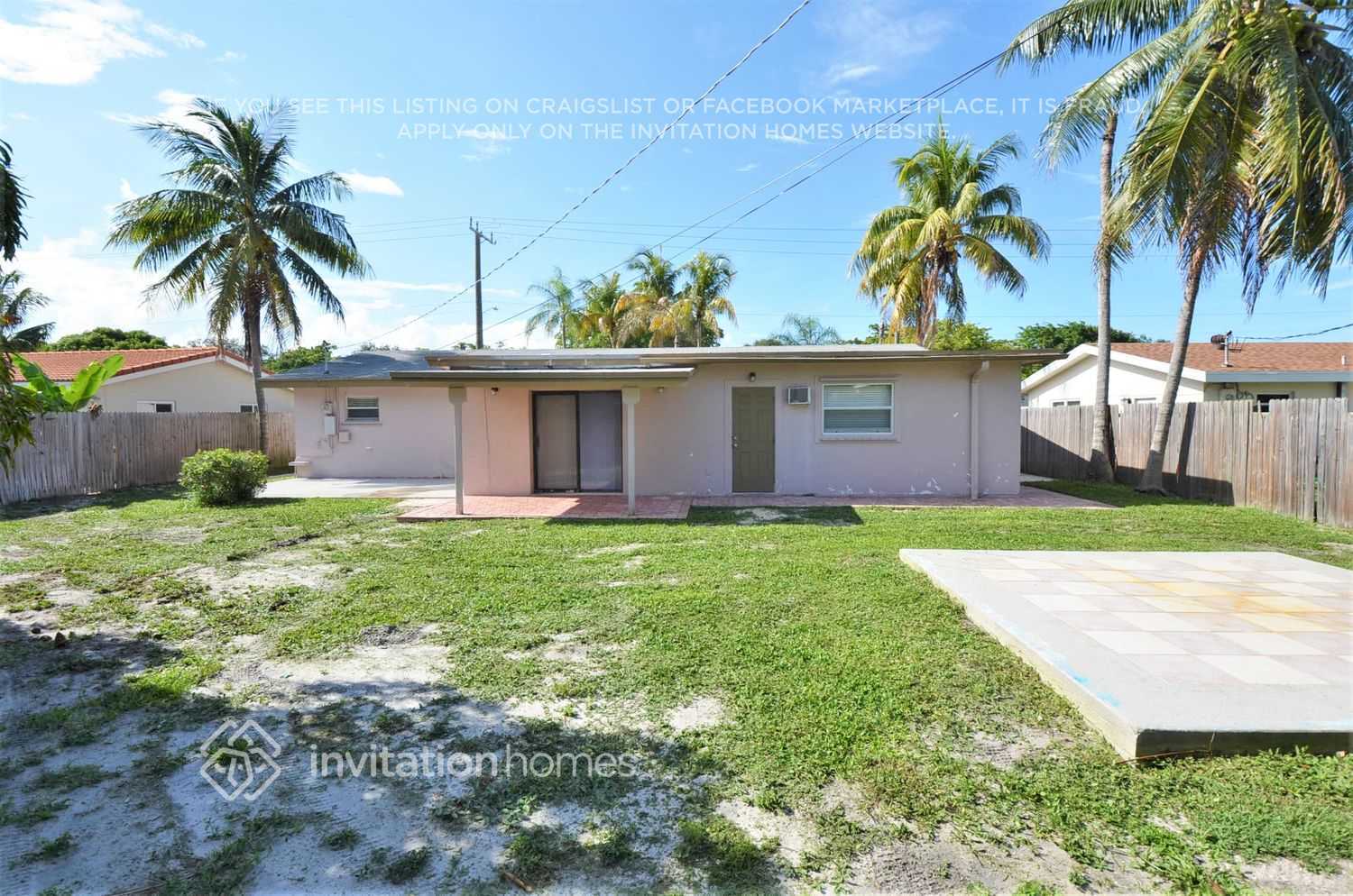Building Photo - 458 NE 38th St