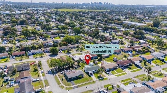 Building Photo - 1820 NW 35th Terrace