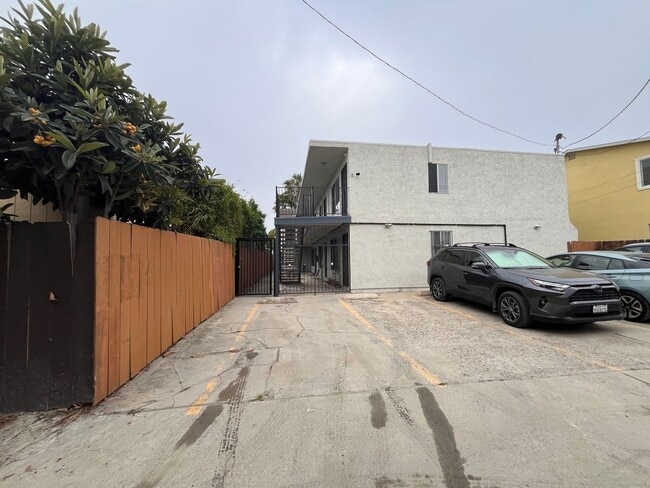 Building Photo - M369 - Albini