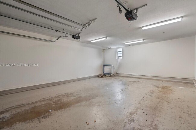 Building Photo - 2508 SW 14th Ave