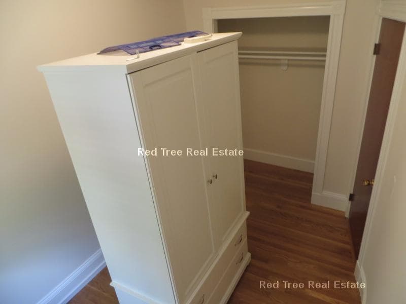 Building Photo - 49 St Germain St