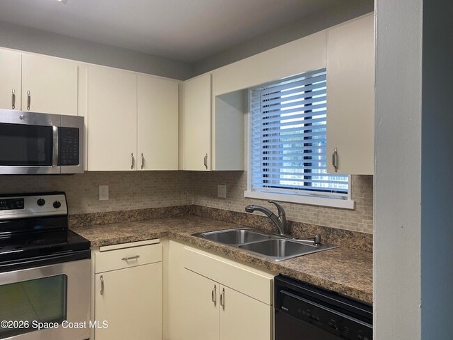 Building Photo - 325 S Banana River Blvd