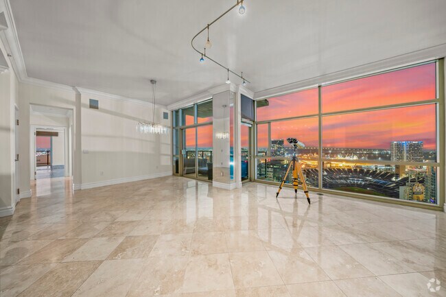 Building Photo - 800 The Mark Ln
