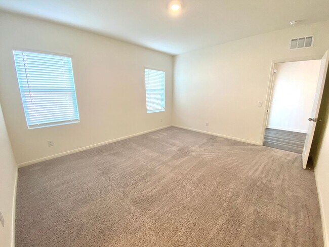Building Photo - Modern Comfort Meets Prime Location – New ...