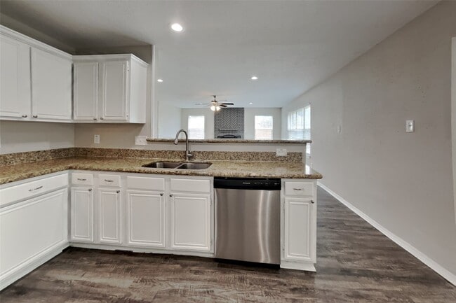 Building Photo - 4223 Shady Village Ct