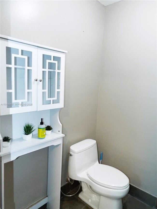 Building Photo - 422 SW 88th Pl