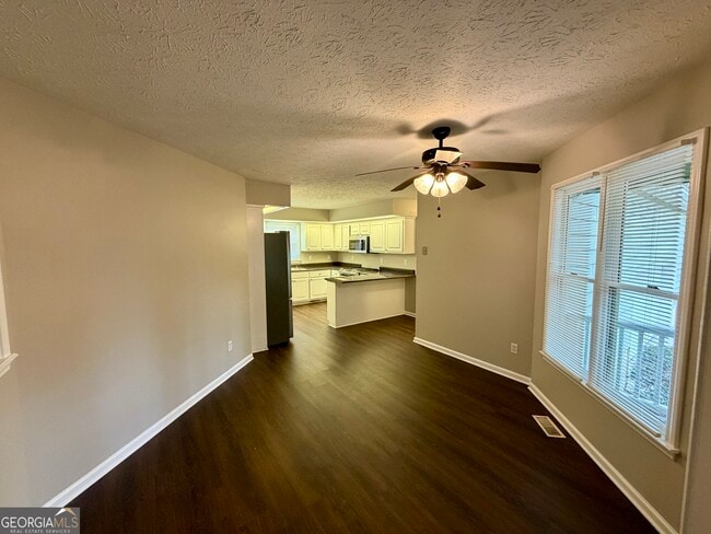 Building Photo - 172 Crown Forest Dr