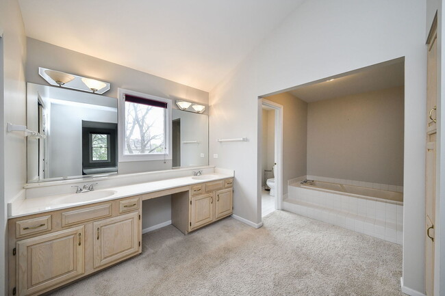 Building Photo - 3614 Charlemagne Ln