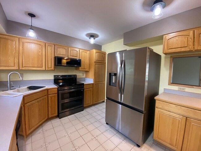 Building Photo - $300 Off 1st Month's RENT! Spacious 3-Bedroom Home with Large Fenced Yard + RV Parking in The Dalles