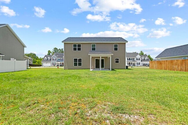 Building Photo - $500 off 1st Month's Rent! Convenience to Camp Lejeune!