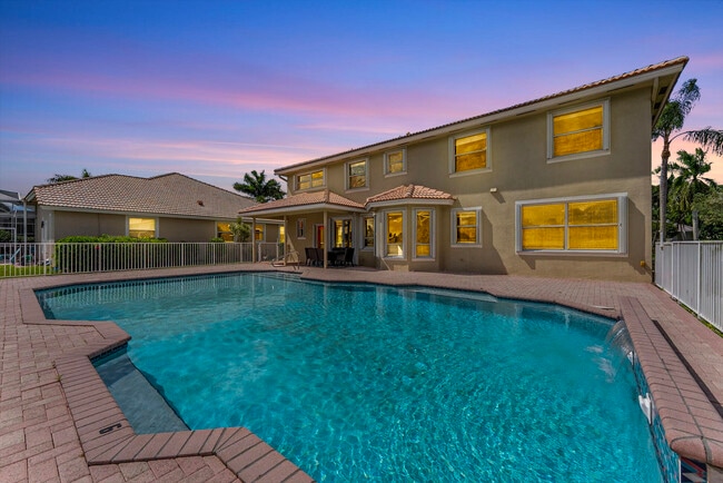 Building Photo - 12348 Clearfalls Dr