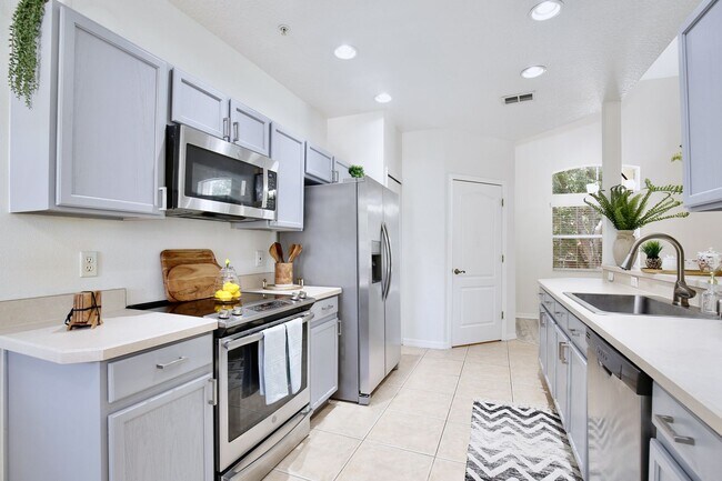 Building Photo - 696 Seabrook Ct