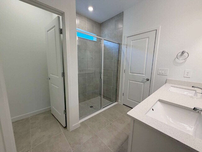 Building Photo - 3973 Big Sky Dr