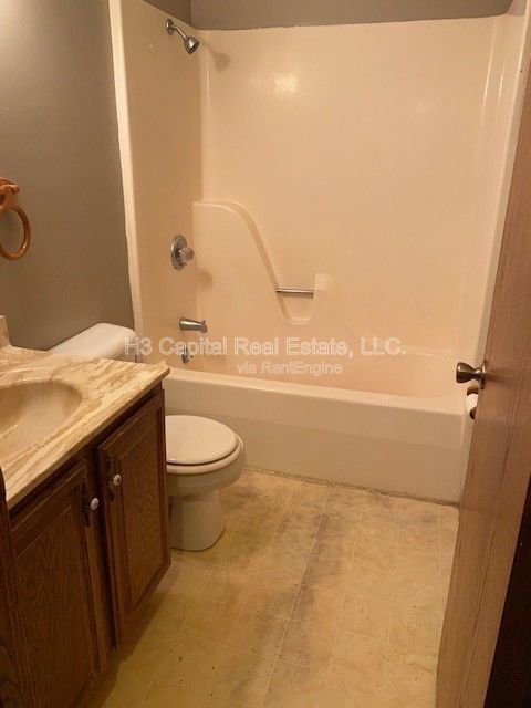 Building Photo - 2 Georgetown Dr