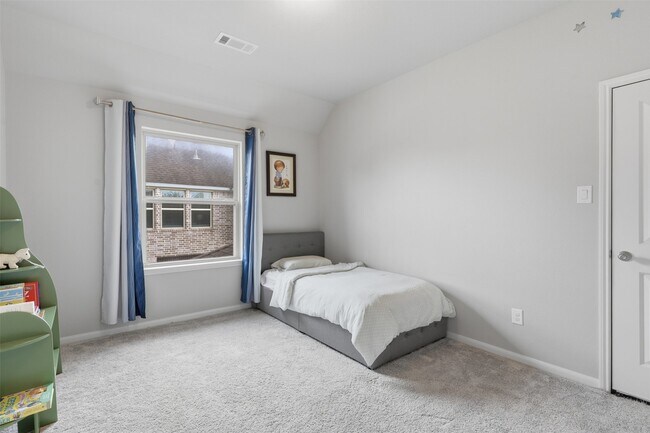 Building Photo - 2410 Ginger Mist Ct
