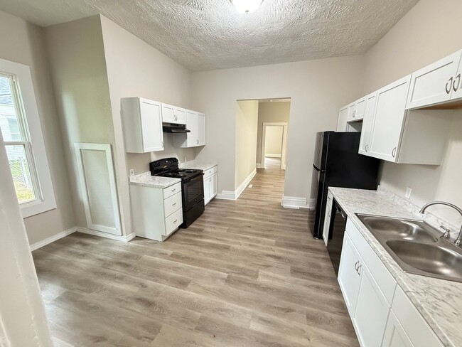 Building Photo - 3 Bed 1 Bath Aurora, MO