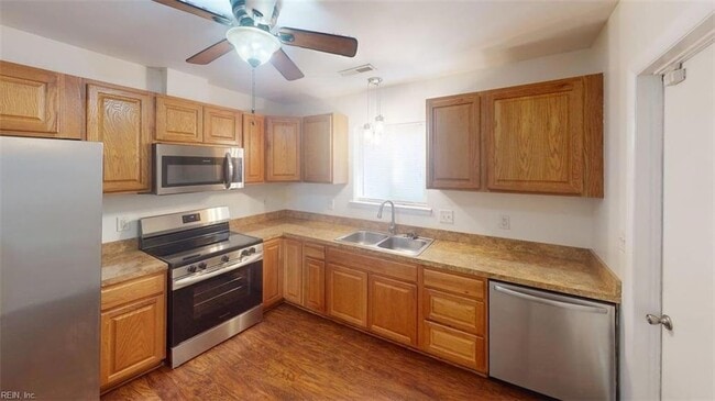 Building Photo - 1729 Dylan Dr