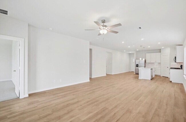 Building Photo - 3300 Memorial Way