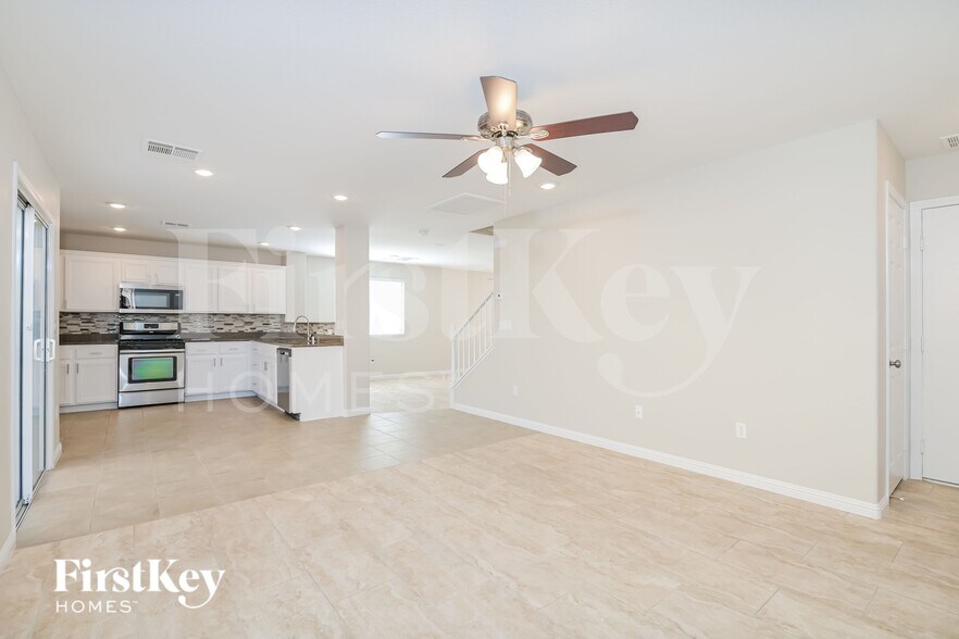 Building Photo - 5717 Old Colony Dr