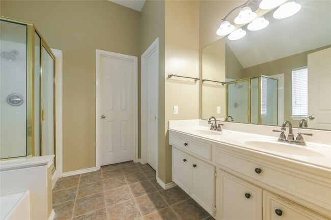 Building Photo - 3526 Paigewood Dr