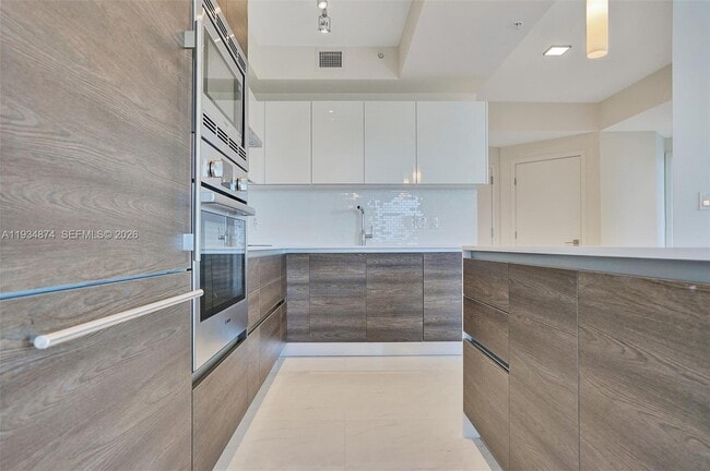 Building Photo - 301 Altara Ave