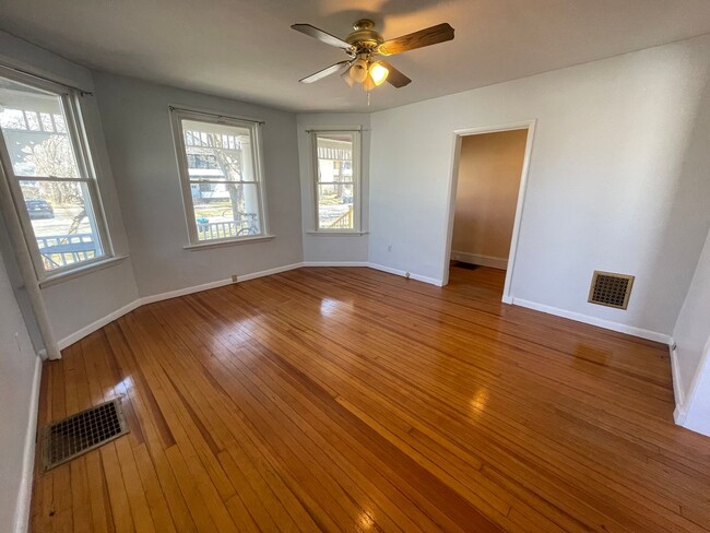 Primary Photo - 26 Livingston Ave