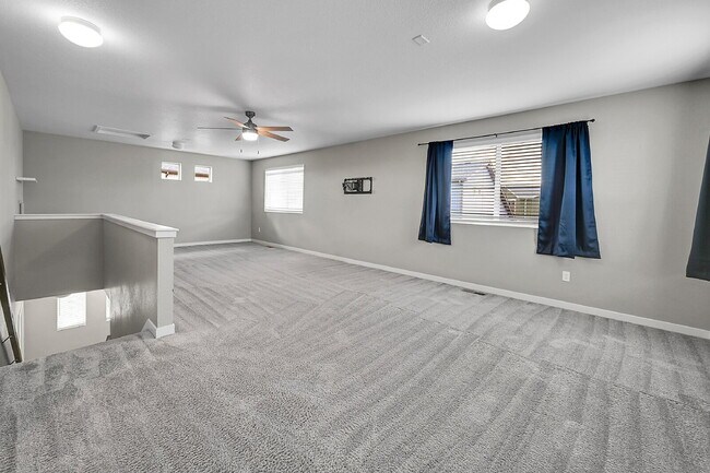 Building Photo - $2,550.00, 3 bed, 2.5 bath located in Colo...