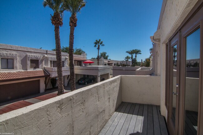 Building Photo - 7023 E 4th St