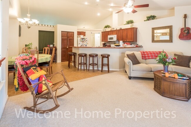 Building Photo - Beautiful 3 Bedroom Home Close to WWU
