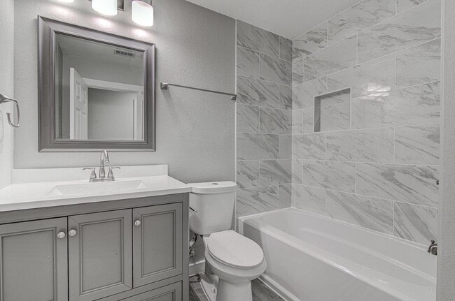 Building Photo - 1603 Dale Cove