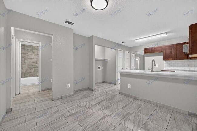 Building Photo - 5304 Carol Ave