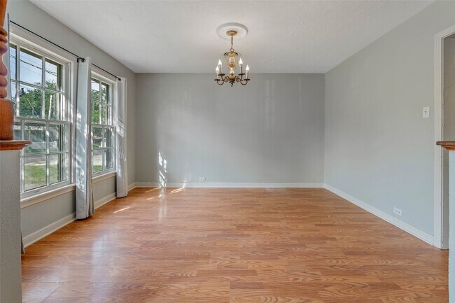 Building Photo - 1113 Felder