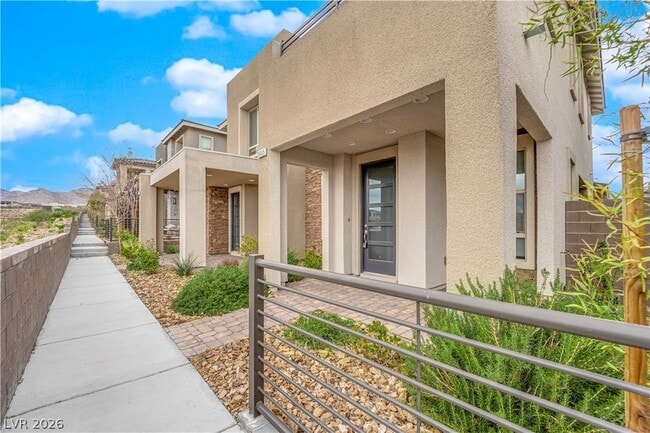 Building Photo - 11665 Redwood Mountain Ave