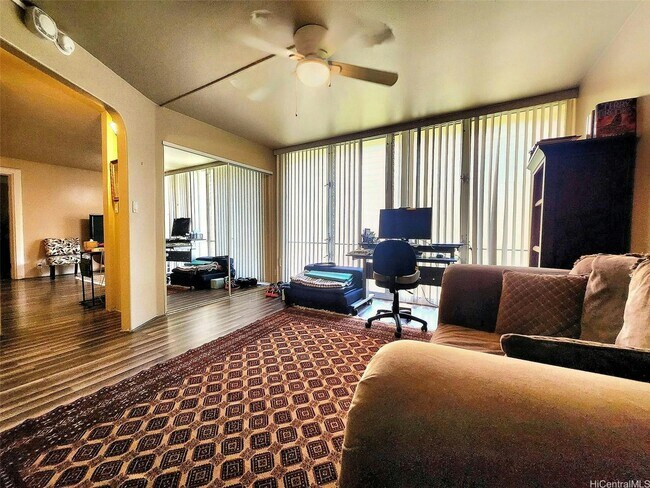 Building Photo - 95-273-273 Waikalani Dr