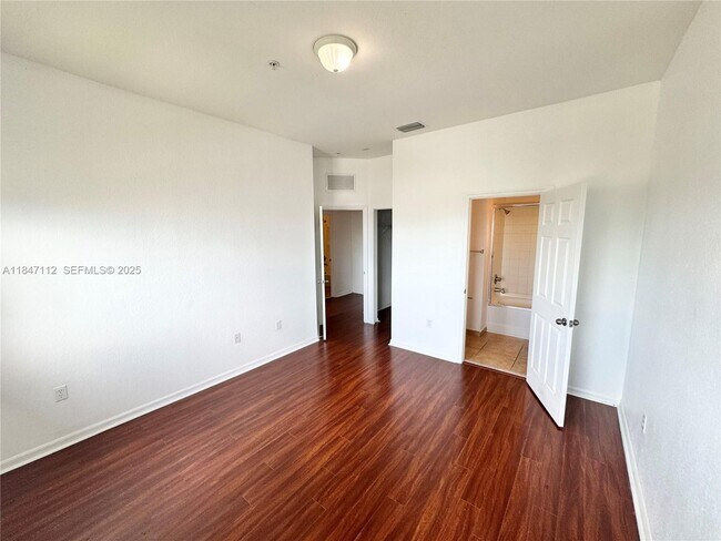 Building Photo - 10800 NW 88th Terrace