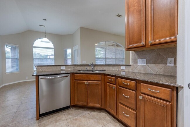 Building Photo - 5402 Hickory Harvest Dr