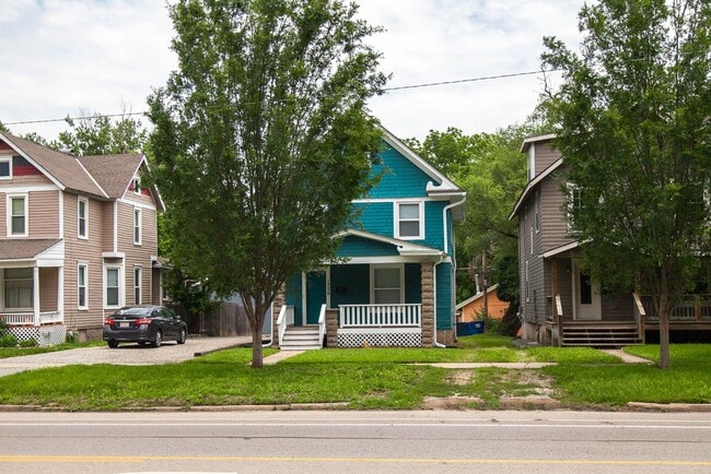 Building Photo - 1326 Massachusetts St