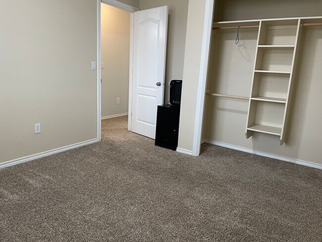 Building Photo - Beautiful Updated Nampa Home!