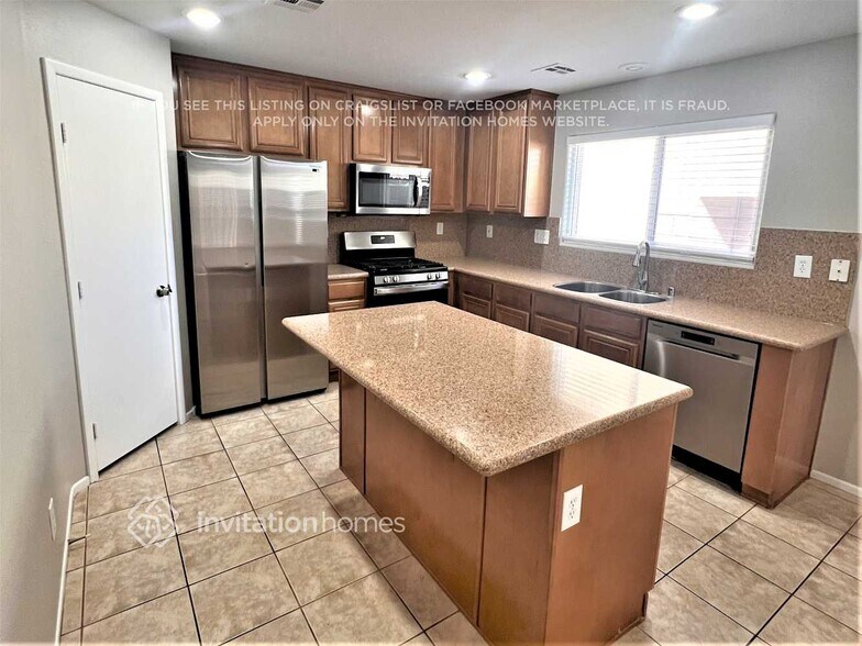 Building Photo - 142 Solidago Ave