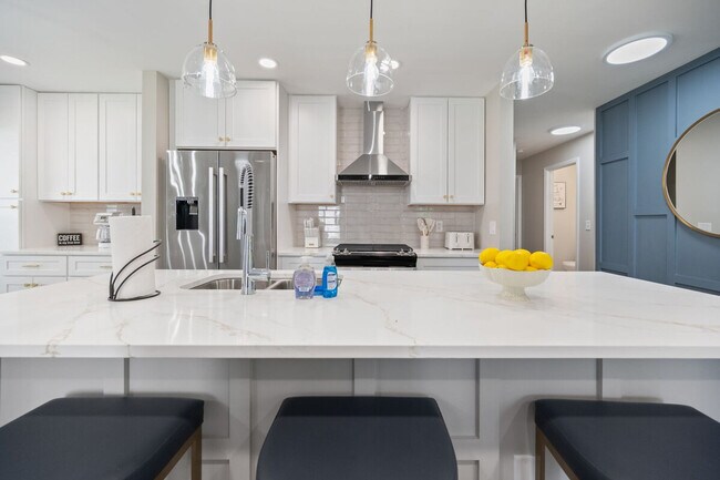 Building Photo - 14237 S Newberg Ct