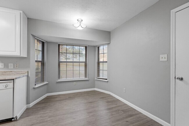 Building Photo - 3001 Eastgate Ct