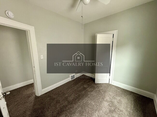 Building Photo - 9215 Yale Ave