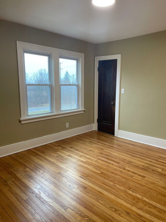 Building Photo - Four Bedroom Farmhouse on Three Acres